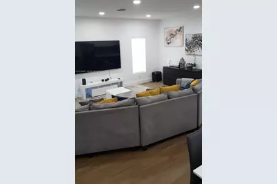 613 NW 10th St, Hallandale Beach, FL 33009 - Photo 13