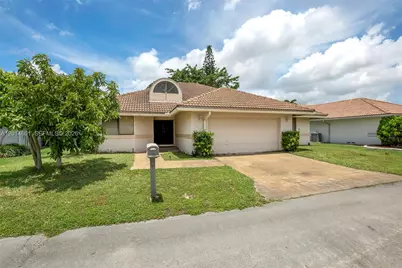 7451 NW 40th St, Lauderhill, FL 33319 - Photo 3
