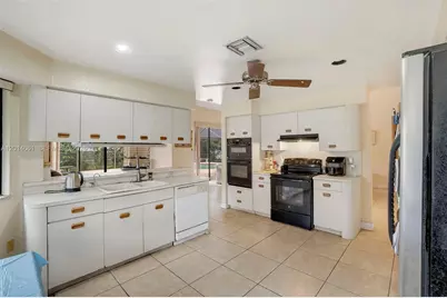 7451 NW 40th St, Lauderhill, FL 33319 - Photo 9
