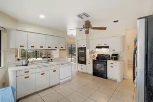7451 NW 40th St, Lauderhill, FL 33319 - Photo 9
