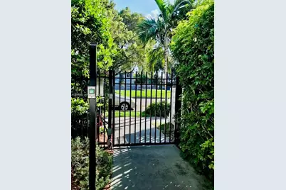 [Address not provided], North Miami, FL 33181 - Photo 29