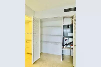 [Address not provided], North Miami, FL 33181 - Photo 11