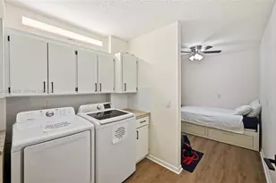 3640 Whitehall Dr, West Palm Beach, FL 33401 - Photo 15