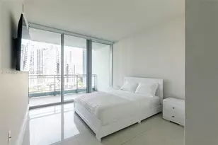 92 SW 3rd St, Miami, FL 33130 - Photo 5