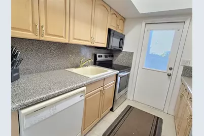 1300 N Ocean Blvd #111, Pompano Beach, FL 33062 - Photo 9