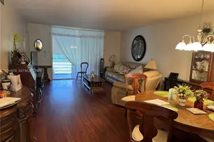9781 Sunrise Lakes Blvd, Sunrise, FL 33322 - Photo 9