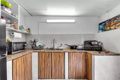 2222 NW 105th St, Miami, FL 33147 - Photo 25