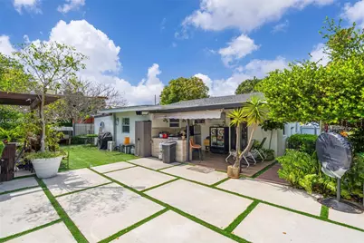 2222 NW 105th St, Miami, FL 33147 - Photo 37