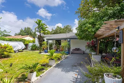 2222 NW 105th St, Miami, FL 33147 - Photo 3