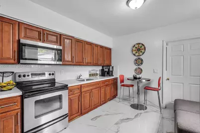 2222 NW 105th St, Miami, FL 33147 - Photo 9