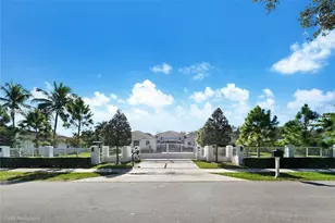 7830 SW 117th St, Pinecrest, FL 33156 - Photo 1