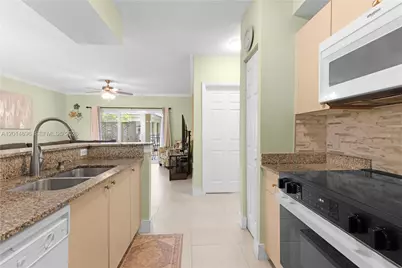 2486 Centergate Dr #203, Miramar, FL 33025 - Photo 11