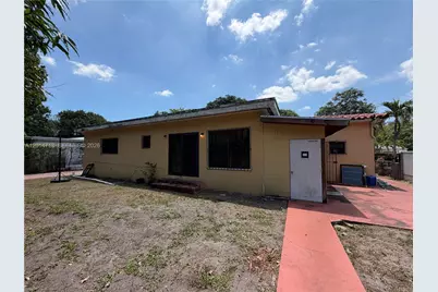 385 NE 129th St, North Miami, FL 33161 - Photo 11