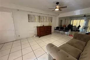385 NE 129th St, North Miami, FL 33161 - Photo 7