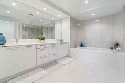 100 E Las Olas Blvd #4203, Fort Lauderdale, FL 33301 - Photo 17