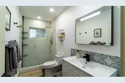 936 NE 128th St, North Miami, FL 33161 - Photo 9