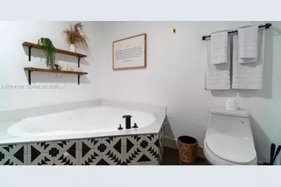 936 NE 128th St, North Miami, FL 33161 - Photo 17