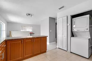 2385 NW 32nd St, Miami, FL 33142 - Photo 9