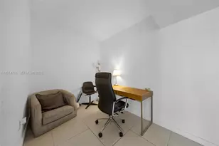 31 SE 6th St, Miami, FL 33131 - Photo 9