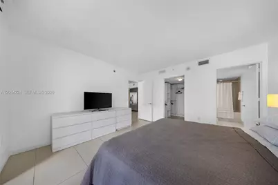 31 SE 6th St #907, Miami, FL 33131 - Photo 17