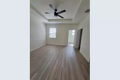 10840 W 33rd Ln, Hialeah, FL 33018 - Photo 5