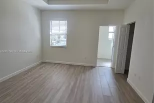 10840 W 33rd Ln, Hialeah, FL 33018 - Photo 5
