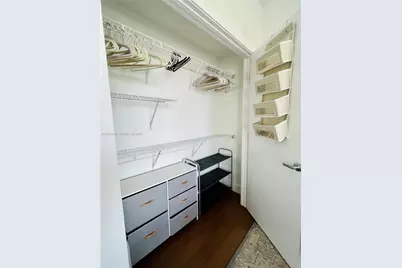 1060 Brickell Ave #3709, Miami, FL 33131 - Photo 21
