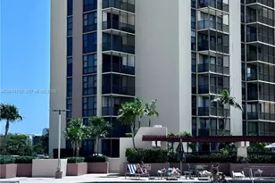 20365 W Country Club Dr, Aventura, FL 33180 - Photo 39