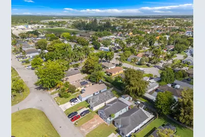 768 SW 9th St, Florida City, FL 33034 - Photo 33