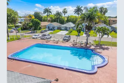 768 SW 9th St, Florida City, FL 33034 - Photo 21