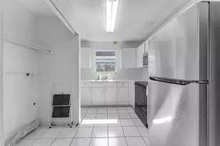 768 SW 9th St, Florida City, FL 33034 - Photo 7