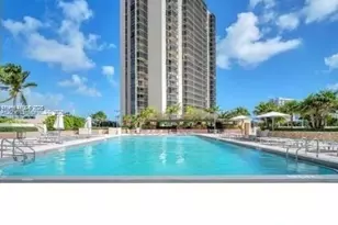 20301 W Country Club Dr, Aventura, FL 33180 - Photo 15