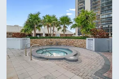 20301 W Country Club Dr #1025, Aventura, FL 33180 - Photo 15