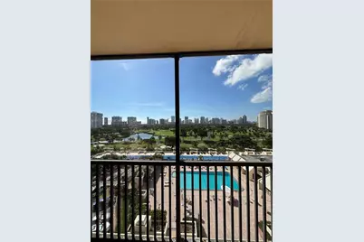 20301 W Country Club Dr #1025, Aventura, FL 33180 - Photo 11