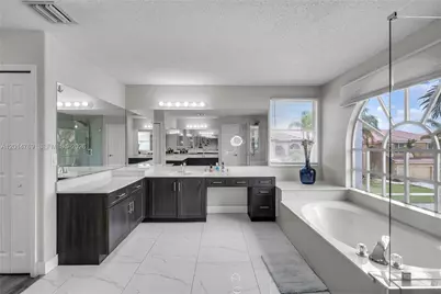 2383 SW 181st Ter, Miramar, FL 33029 - Photo 11