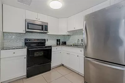 5225 Collins Ave #407, Miami Beach, FL 33140 - Photo 19
