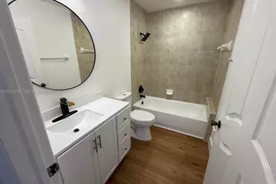 18858 NW 85th Ct, Hialeah, FL 33015 - Photo 11
