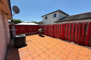 18858 NW 85th Ct, Hialeah, FL 33015 - Photo 3