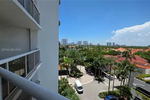 3610 Yacht Club Dr, Aventura, FL 33180 - Photo 7