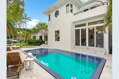 825 SW 23rd Rd #1, Miami, FL 33129 - Photo 9