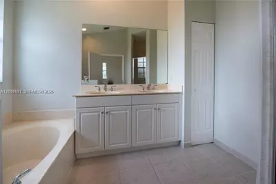 3371 Lakeside Dr #27, Davie, FL 33328 - Photo 19