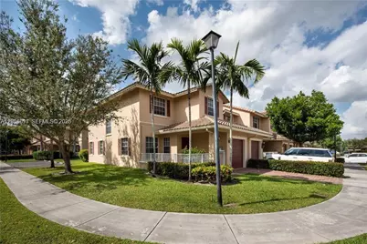 3371 Lakeside Dr #27, Davie, FL 33328 - Photo 3