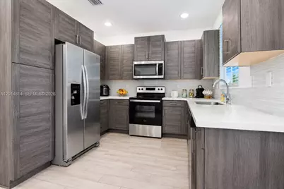 2382 SE 10th St, Homestead, FL 33035 - Photo 9
