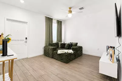 2382 SE 10th St, Homestead, FL 33035 - Photo 15