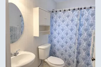 951 E 18th St, Hialeah, FL 33013 - Photo 11