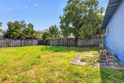 1211 NW 37th St, Miami, FL 33142 - Photo 19