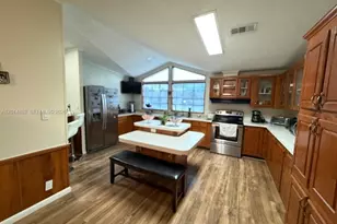 19800 SW 180th Ave, Miami, FL 33187 - Photo 9