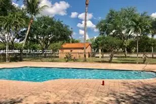 6045 NW 186th St, Hialeah, FL 33015 - Photo 21