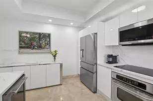 3330 NE 190th St, Aventura, FL 33180 - Photo 13