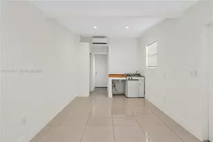 10710 SW 43rd Ln, Miami, FL 33165 - Photo 3